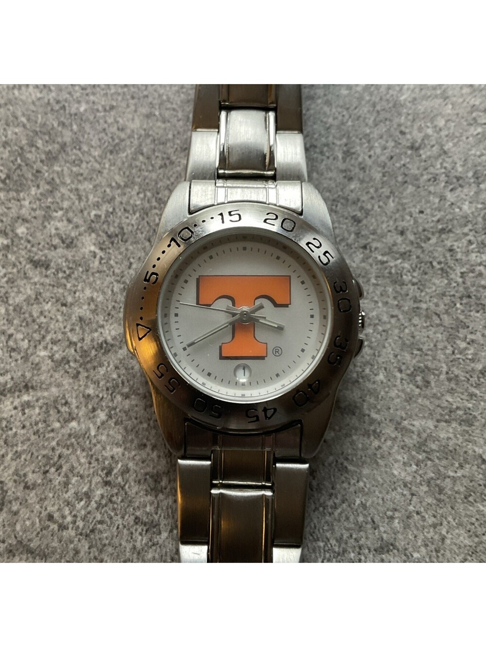 Womens University Tennessee “Volunteers” Watch 30mm Silver Tone Case/Band B-U